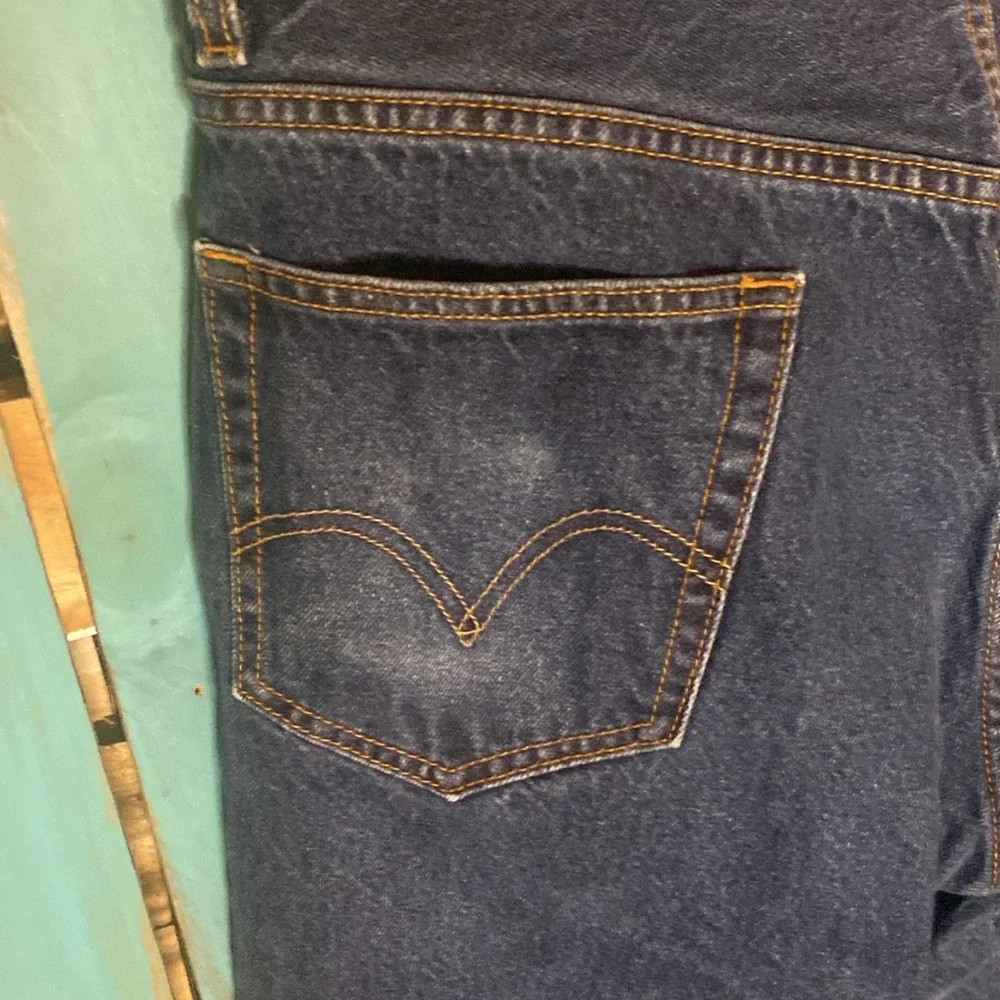Levi’s 505 regular fit straight jeans size 35x36 (tag says 36x36)